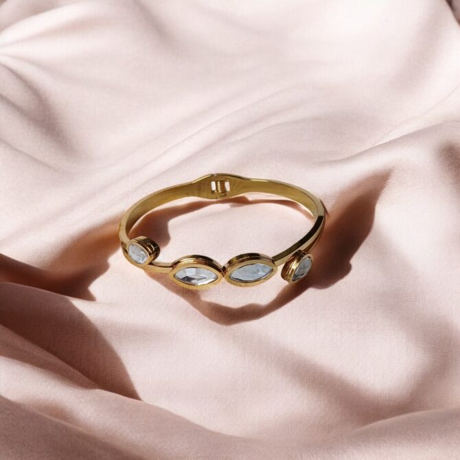 Elegant Stainless Steel Gold Crystal Bracelets – Anti-Tarnish Statement Jewelry - Image 3